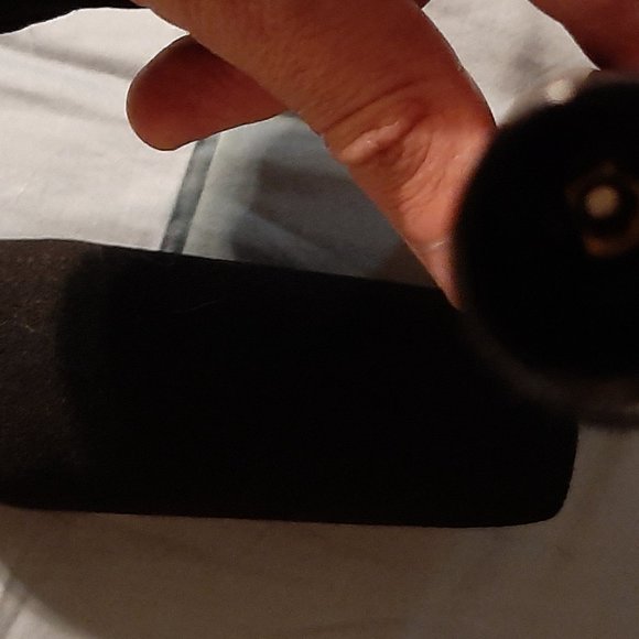 Peavey PVi100 1/4 Cardioid Dynamic Microphone with 1/4” XLR Cable and HTDZ mic - Picture 6 of 12